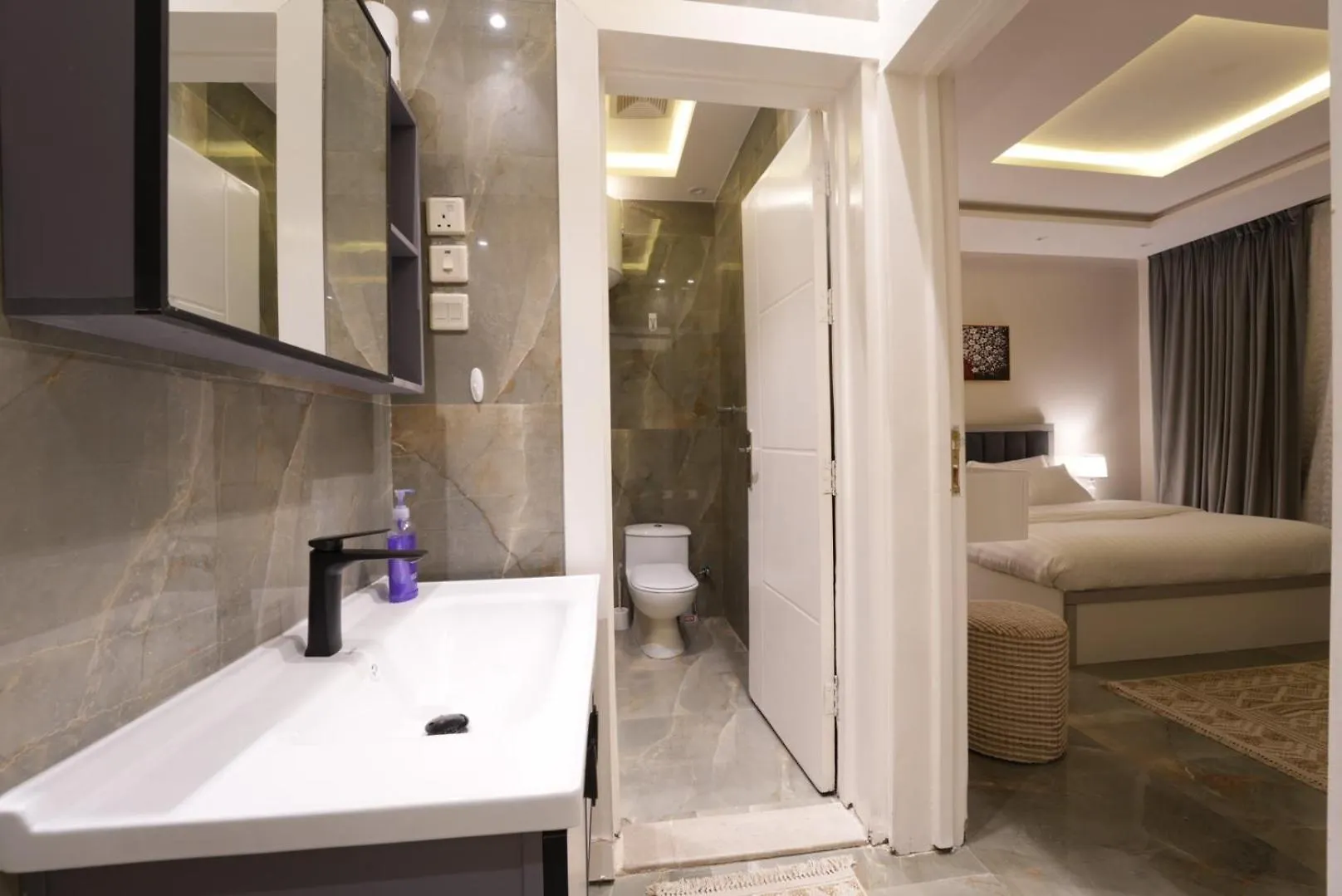 شقة بتصميم انيق بحي العقيق Riyadh Apartment